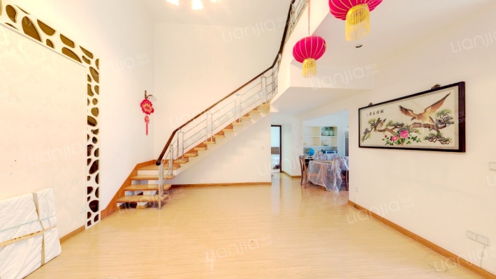 君临天厦小区二手房实景图