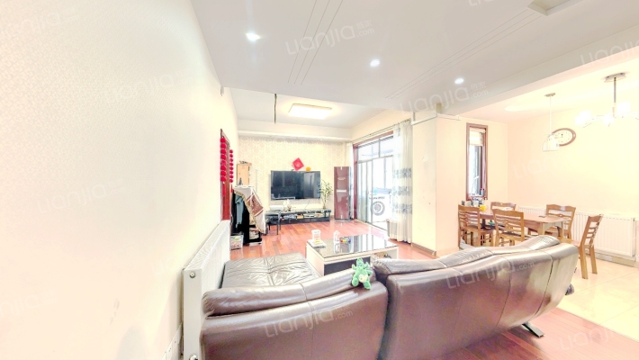 银成公寓二手房实景图