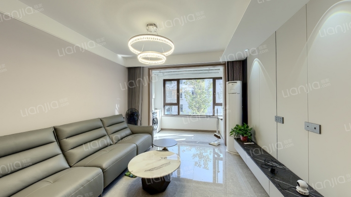 万科翡翠四季A区二手房实景图