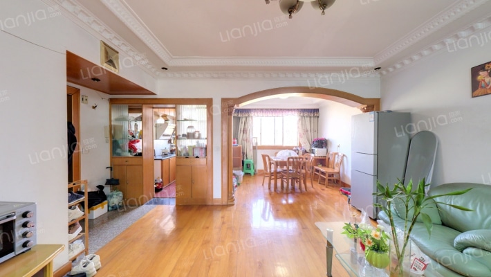 新建中路604弄二手房实景图