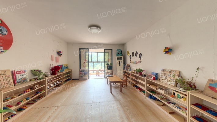 保利麓谷林语C区二手房实景图