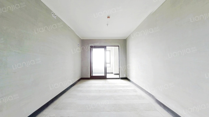 融创凡尔赛领馆三期二手房实景图