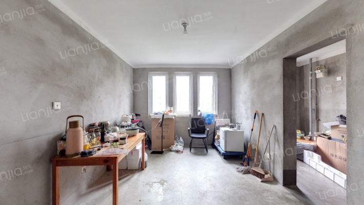 逸贤雅苑二手房实景图