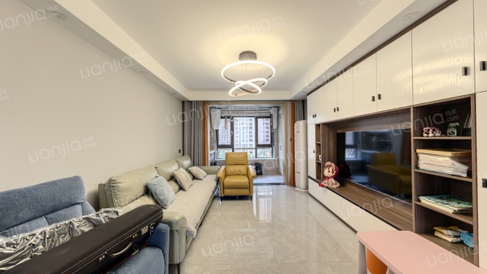 万达揽湖苑C区二手房实景图