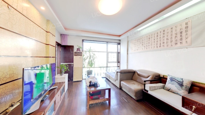 隆泉华庭二手房实景图