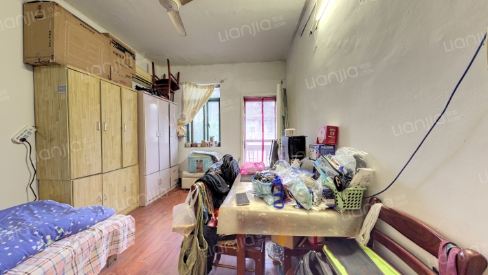 砂轮厂宿舍二手房实景图