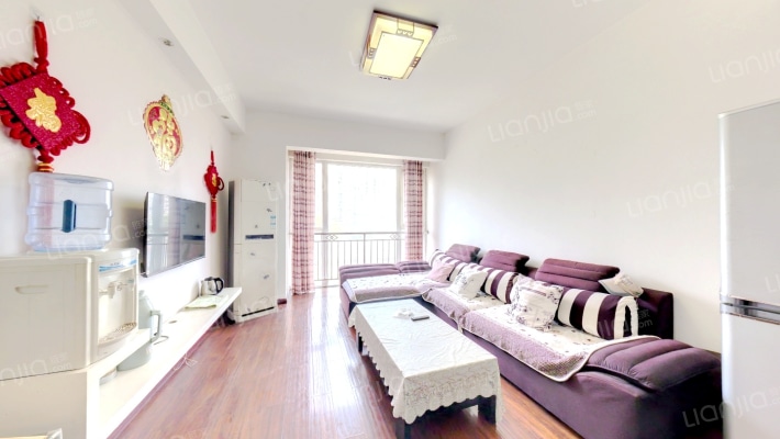 东域龙湾一期二手房实景图