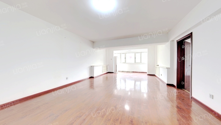 巴黎公寓二手房实景图