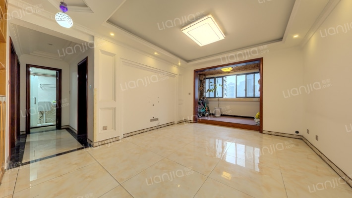 五彩城二手房实景图