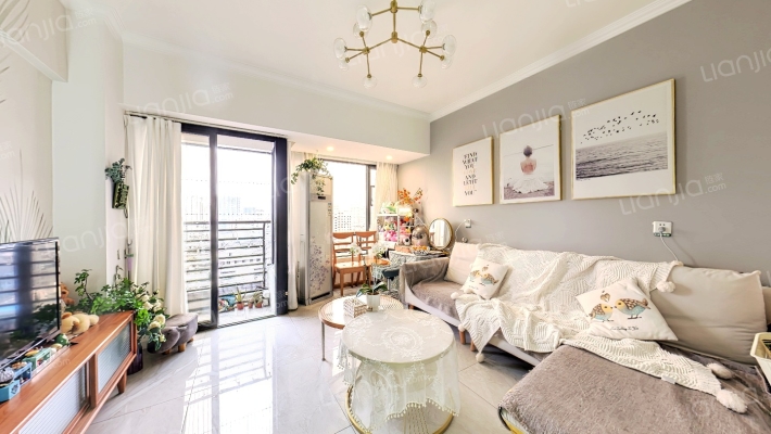 缤纷假日二手房实景图