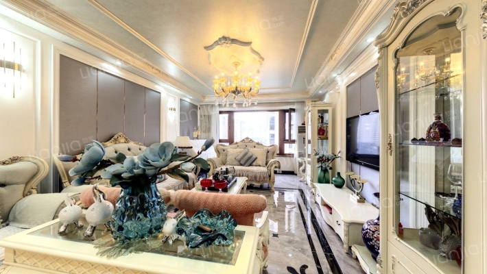 招商贝肯山四期二手房实景图