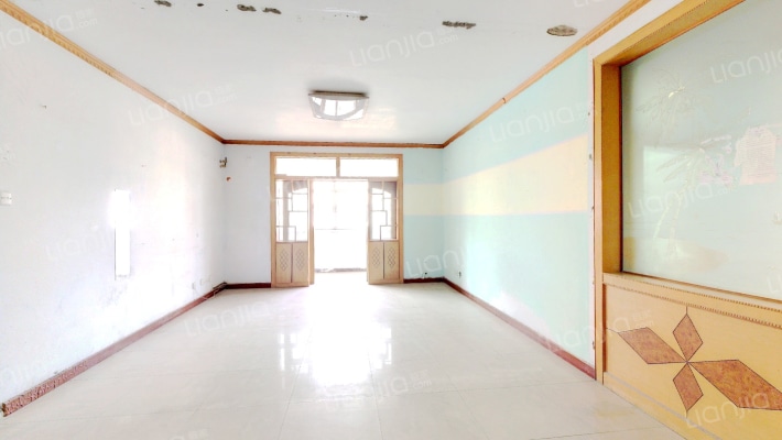 亚新美好新苑二手房实景图