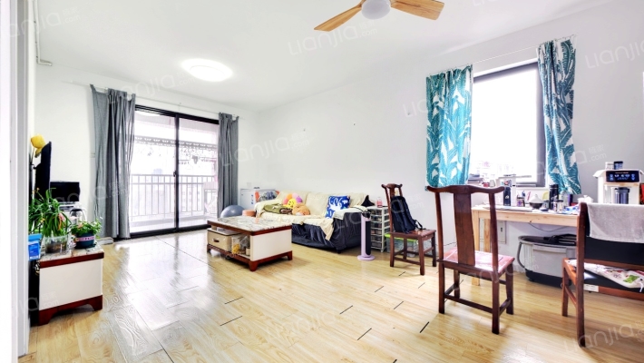 中铁逸都1期二手房实景图