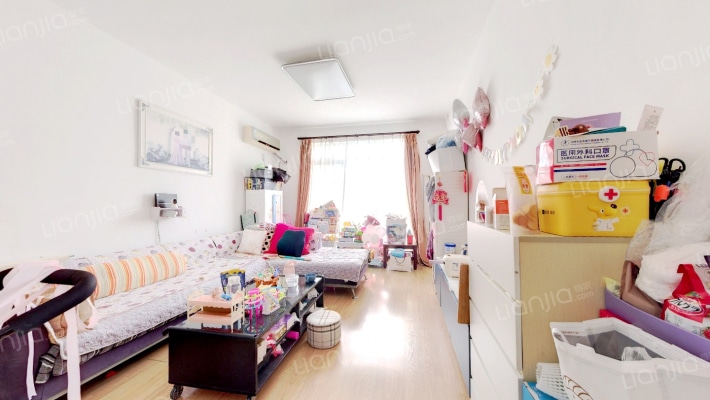 三寰芳草园二手房实景图