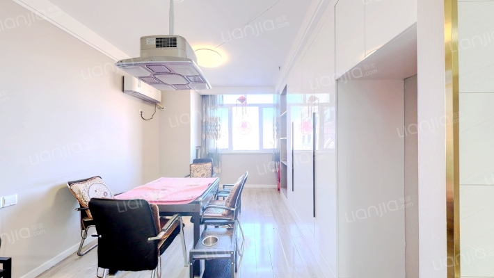 汇金国际二手房实景图