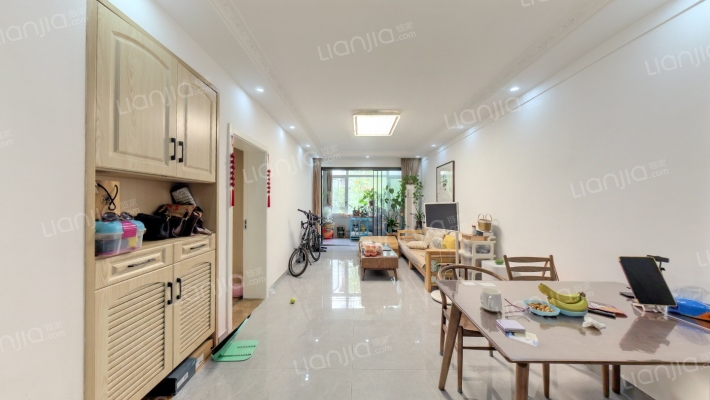 南昌市汽车配件公司住宅小区二手房实景图