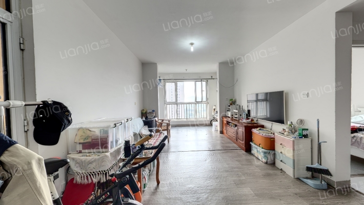 保利玫瑰湾二手房实景图