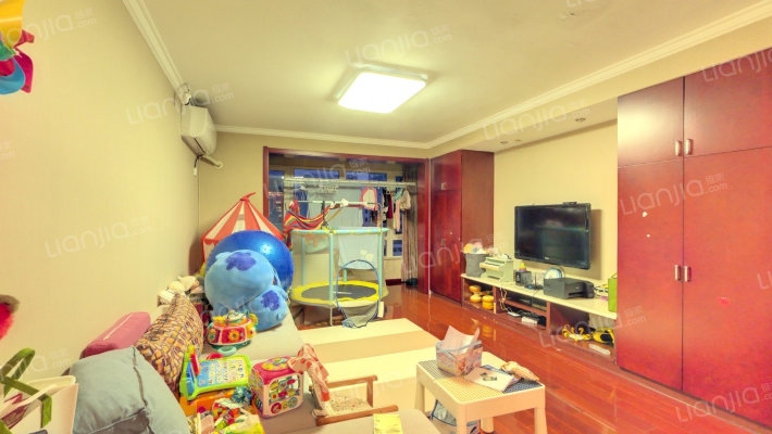 东森商务广场二手房实景图