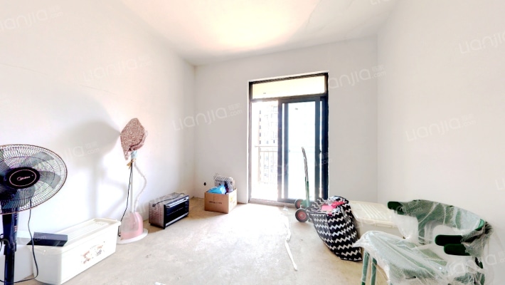 前进嘉园A区二手房实景图