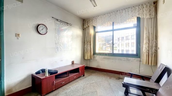 路桥公司宿舍二手房实景图