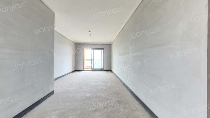 融创凡尔赛领馆三期二手房实景图