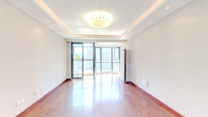 合生高尔夫公寓二手房实景图