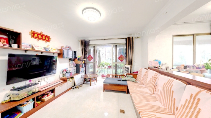 蓝天金地二手房实景图