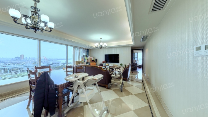 滨江铂金海岸二手房实景图