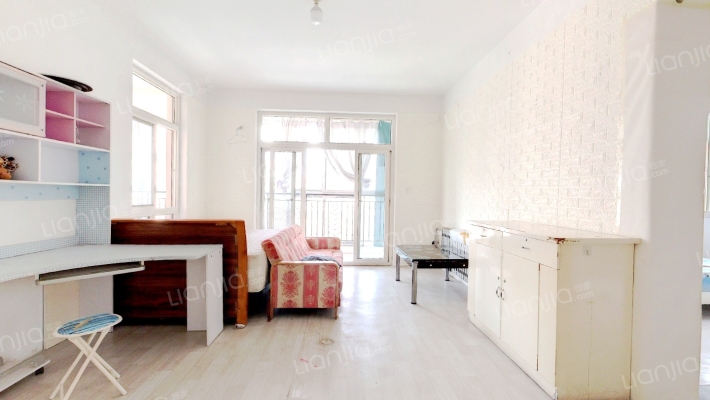 石湾新苑二手房实景图