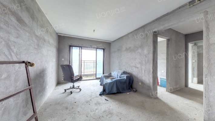 卓越蔚蓝松湖二手房实景图