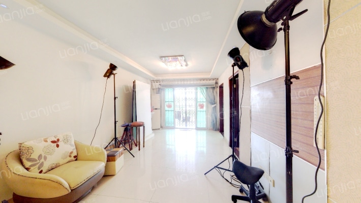 颐秀华庭二手房实景图