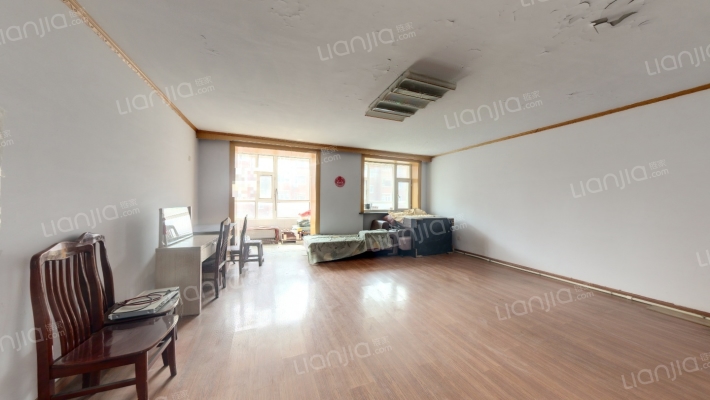 奔驰花园二手房实景图