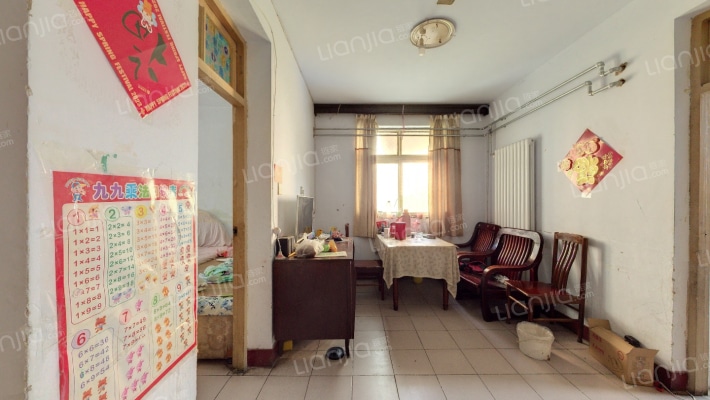 新郑路210号院二手房实景图