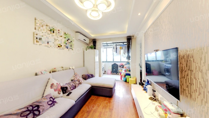 东郊小镇第五街区二手房实景图