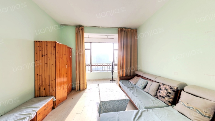 铂金时代公寓二手房实景图