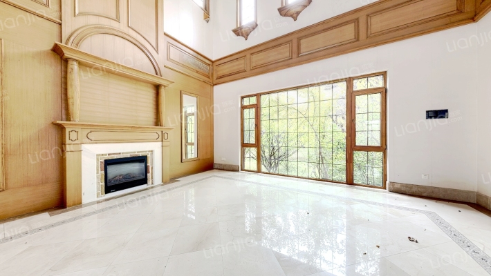 芭东小镇二手房实景图