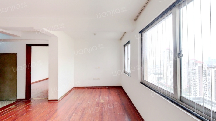 凤湖新城四区二手房实景图