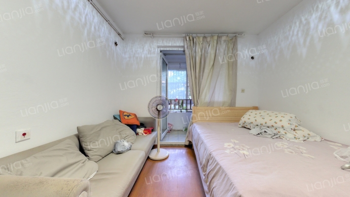 浦航新城中城苑二手房实景图