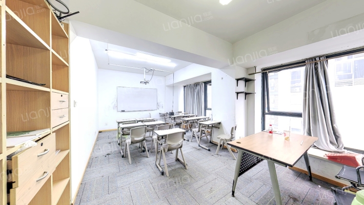 宋都奥体名座二手房实景图