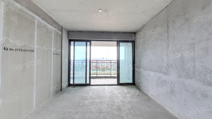 麓谷山湖郡二手房实景图