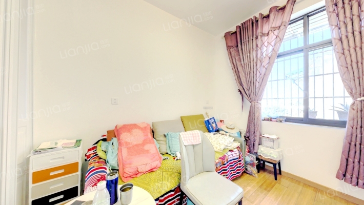 老交校家属院二手房实景图