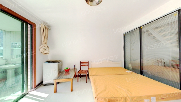 水岸华庭二手房实景图