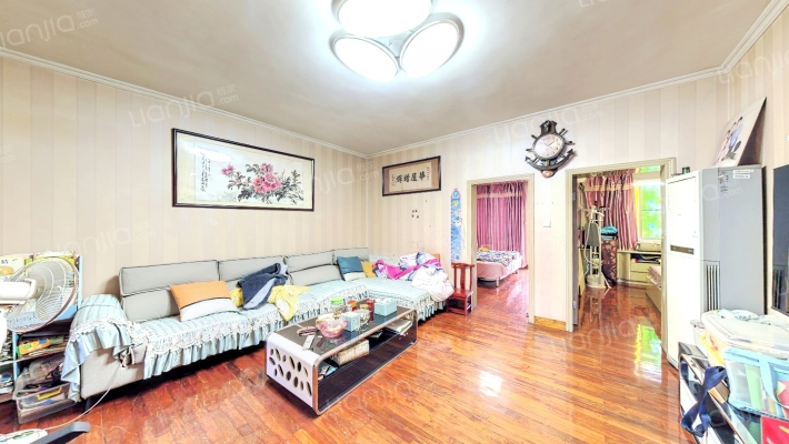 灵响小区二手房实景图