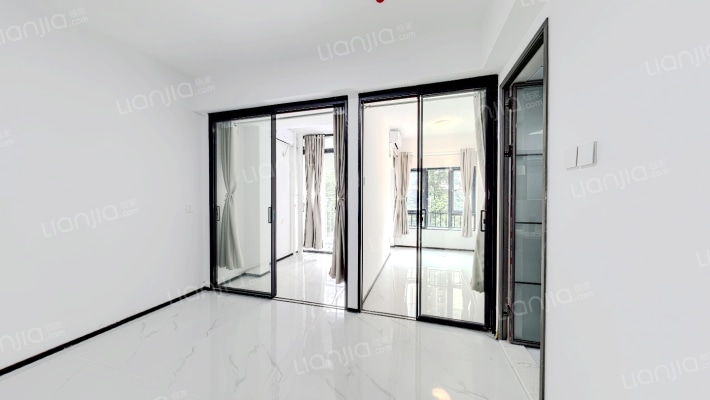 金地龙城中央三期二手房实景图