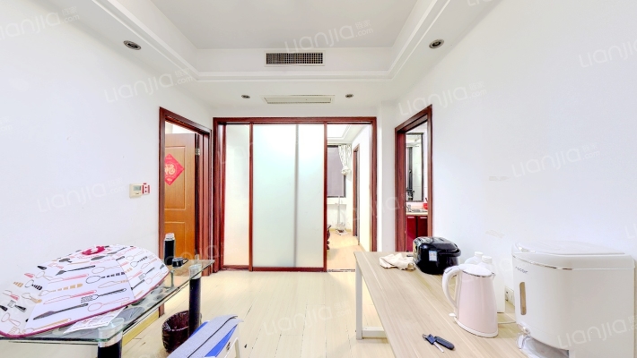 铂金公寓二手房实景图