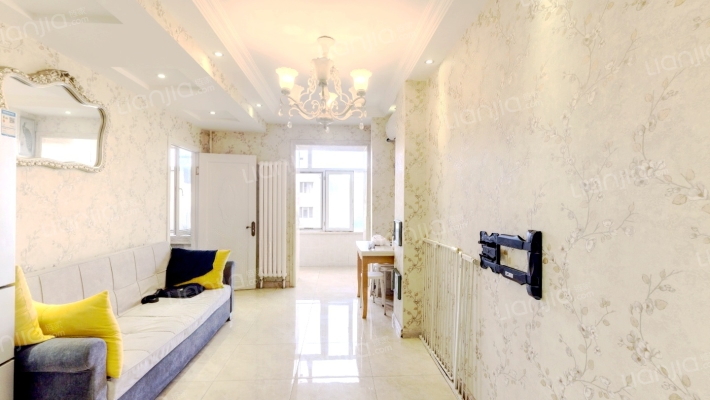 新发小区E区二手房实景图