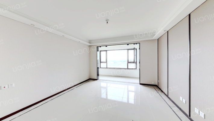 融创青岛湾琴湾二手房实景图