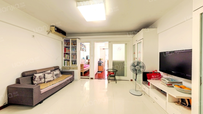 龙苑C区二手房实景图