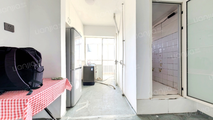 建大二小区二手房实景图