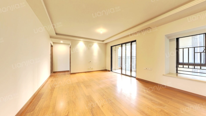 卓越蔚蓝海岸七期二手房实景图